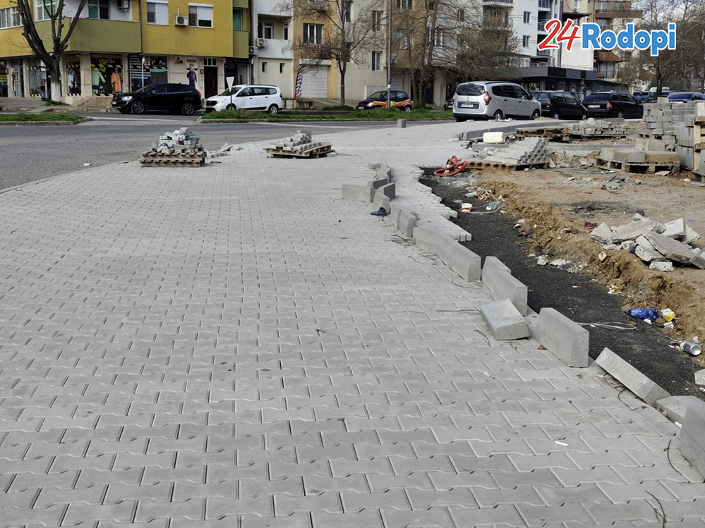 Ремонтите не спират – в района, зарязан десетилетия наред!