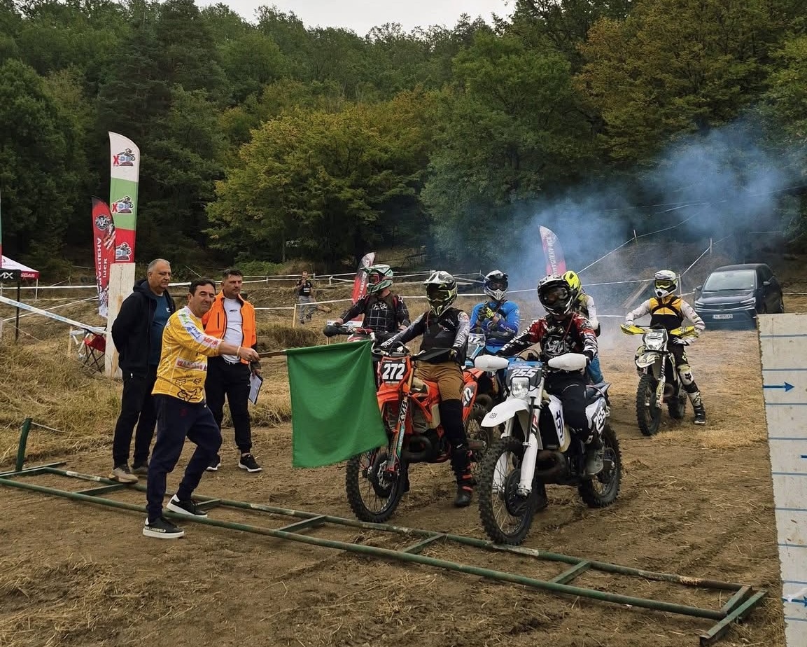 Мощен рев на 102 мотора: Кметът Шинаси Сюлейман даде старт на BG X Enduro Championship