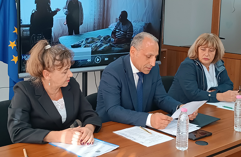 „Не могат да вървят, държавата ги кара да пътуват…“: Разкриват две лекарски комисии за хора с увреждания