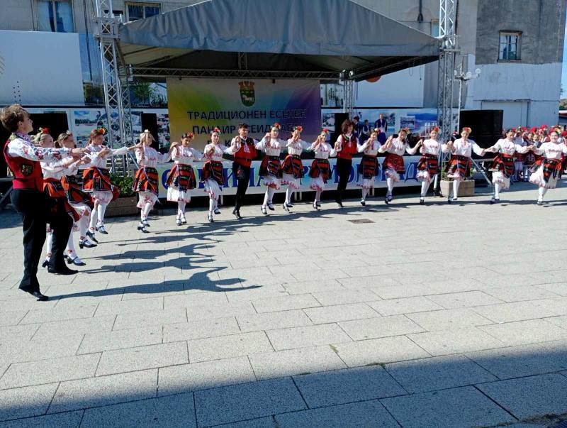 Хиляди се веселиха на Традиционния есенен панаир „Сеид баба“ в Крумовград