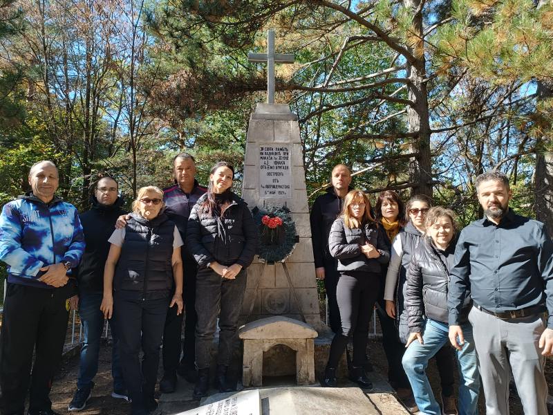В местността „Маказа“: Почистиха паметника на 43-мата герои от Балканската война