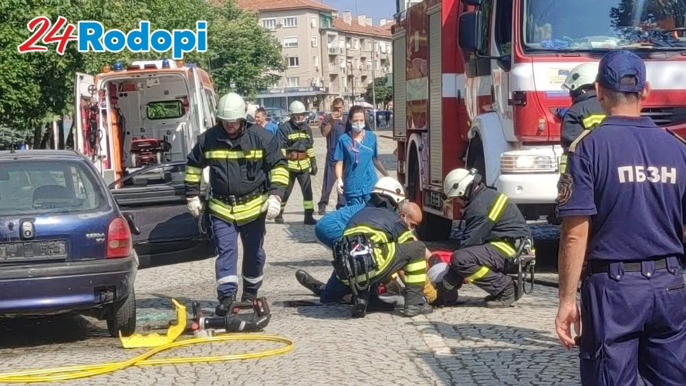 Огнеборци гасиха два дка треви, помагаха на болни хора